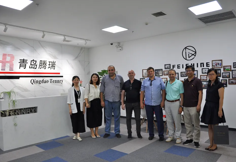 A Russian Client Visited Our Company to Sign a Cooperation Agreement