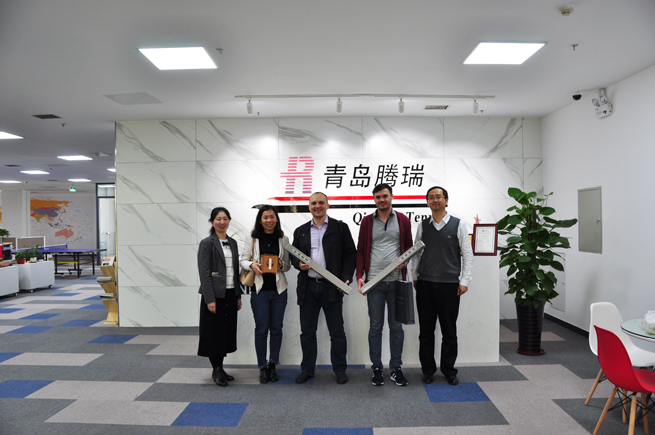 The Customer Came to Our Company to Sign a Cooperation Agreement The Customer Came to Our Company to Sign a Cooperation Agreement